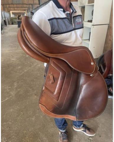 Selle Renaissance modèle F taille 18