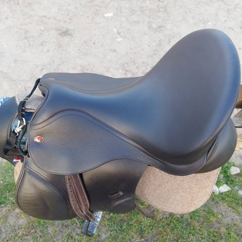 Selle Kent and Master brun foncée UGP 17,5 