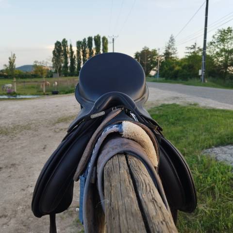 Selle Kent and Master brun foncée UGP 17,5 