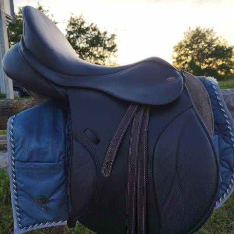 Selle Kent and Master brun foncée UGP 17,5 