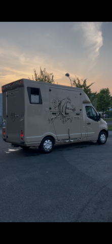 LOCATION DE  CAMION CHEVAUX VL 