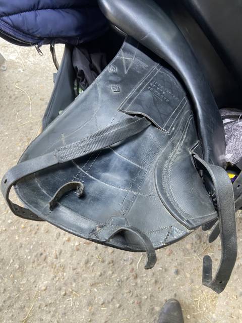 Selle de dressage CWD 18 pouces 