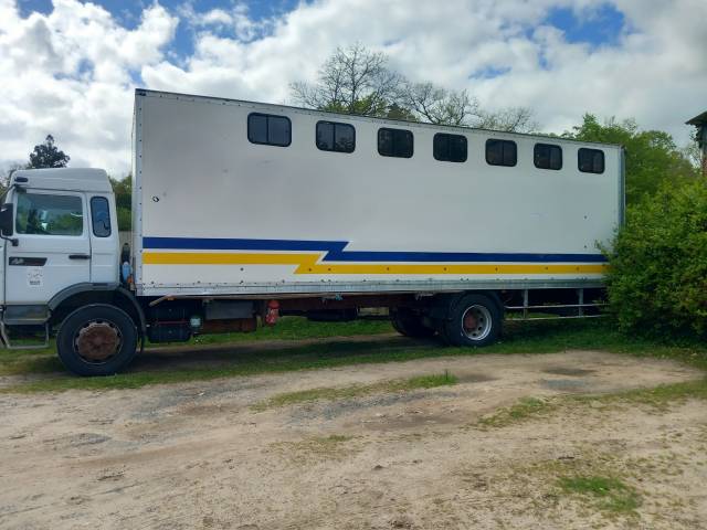 Camion Renault Midliner 210 8 9 chvx