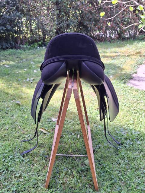 Selle de dressage Thorowgood T4 Cob GP 17 cm