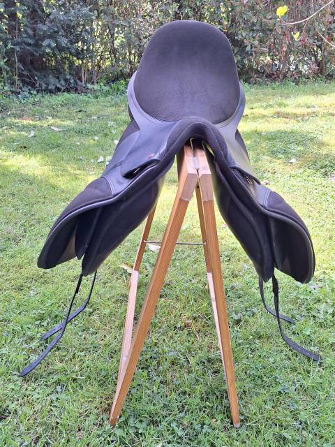 Selle de dressage Thorowgood T4 Cob GP 17 cm