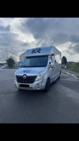 Camion chevaux Renault Master KRISMAR 