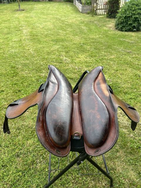 selle de randonnée FORESTIER