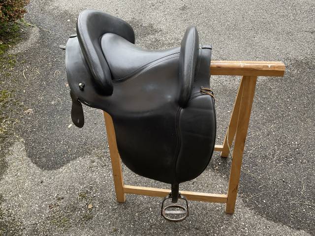 SELLE OCCASION LUDOMAR RONDA 17pouces 