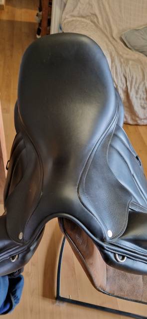 Selle dressage antares cadence equipee