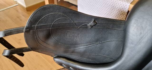 Selle dressage antares cadence equipee