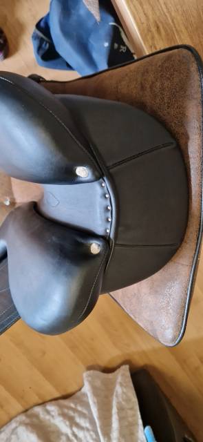 Selle dressage antares cadence equipee