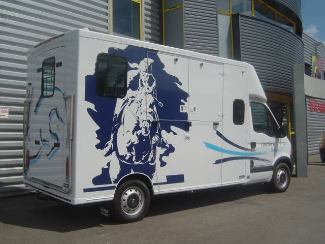 Camion pour chevaux Theault - TO 745