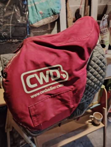 Selle CWD SE02  17 pouce 