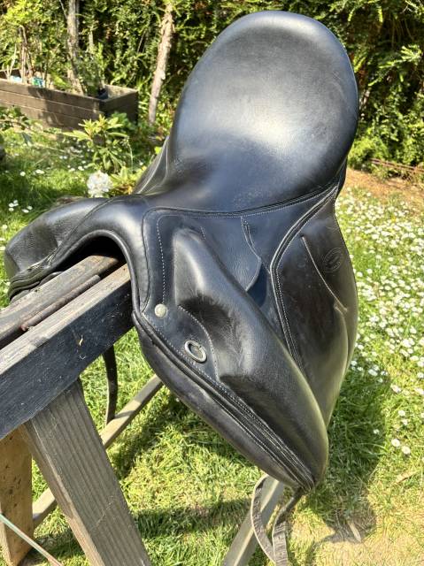 Selle dressage devoucoux 