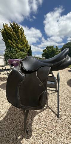 Selle noire cavaletti 16,5 