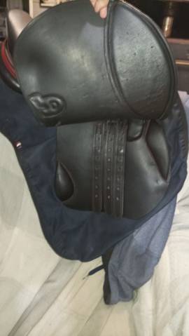 Selle Privilège Équitation Bordeaux 17" noire