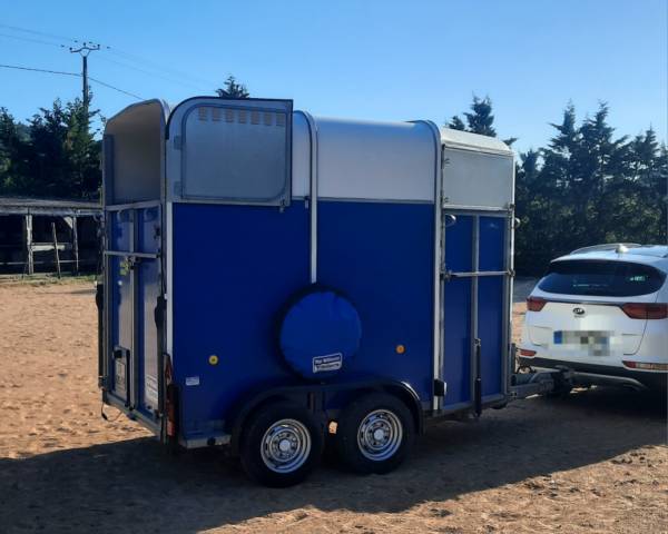 Van 2 places Ifor Williams