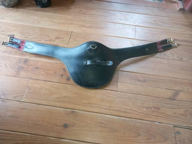 Sangle bavette cuir 135cms