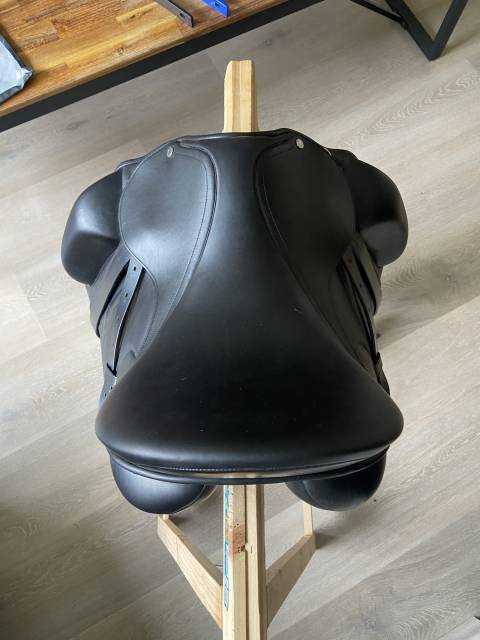Selle de dressage Eric Thomas Fitter 17.5