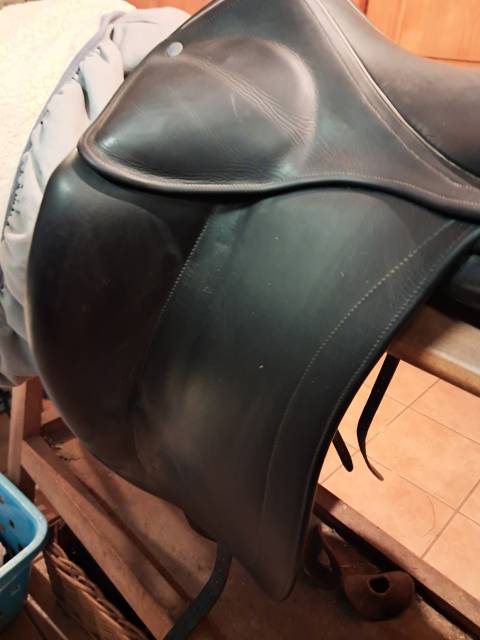 Selle dressage Childeric excellent état 