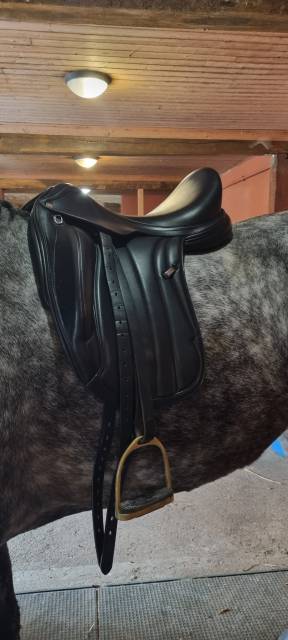 Selle dressage ÉQUIPE WIKTORIA 17,5