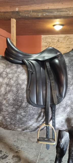 Selle dressage ÉQUIPE WIKTORIA 17,5
