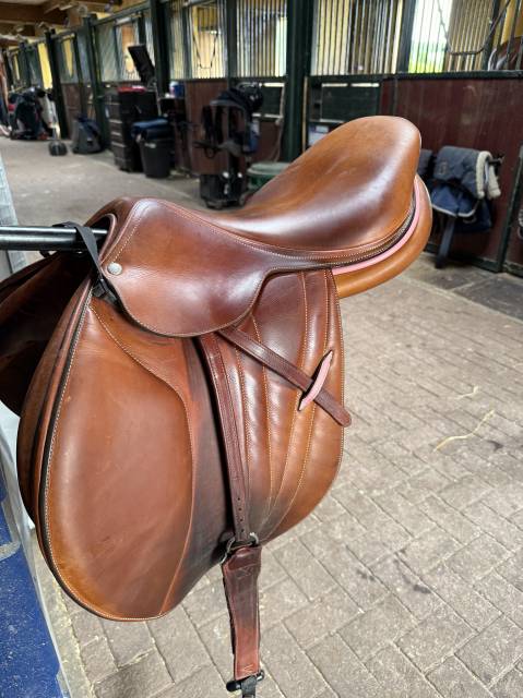 Selle BUTET 18 pouces 