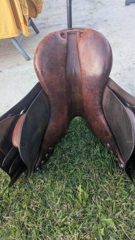 Selle Delgrange CSO taille 17