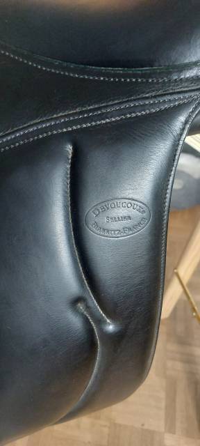 Superbe selle de dressage devoucoux