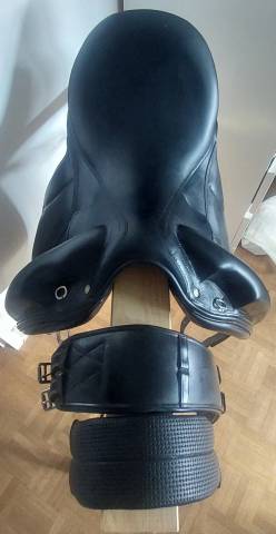 Superbe selle de dressage devoucoux