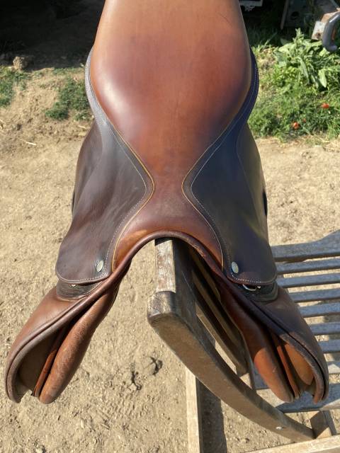 Selle childeric 17 pouces 