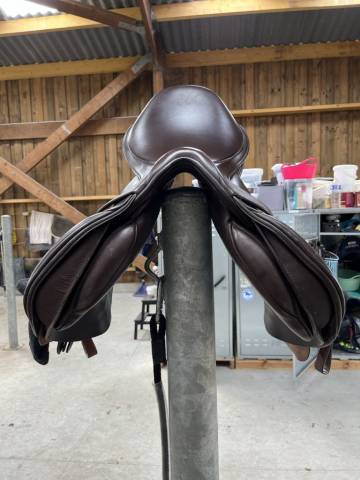 Selle Fairfax Classic Jump 17"5