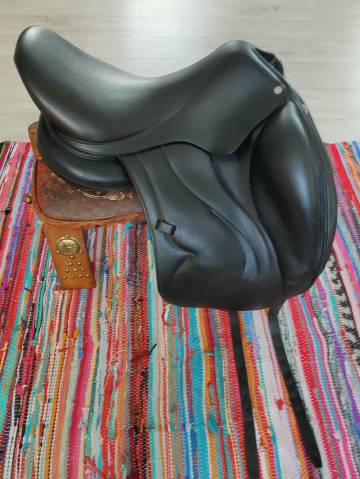 Selle de dressage Antares 17' 