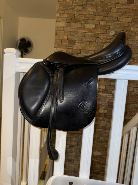 À vendre – Selle Forestier Club Junior 16” + accessoire