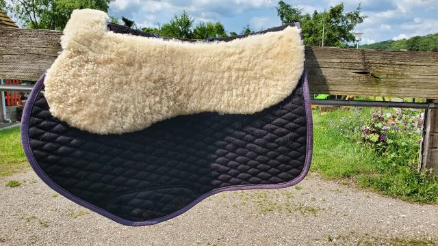 Tapis de selle streamline mouton stubben