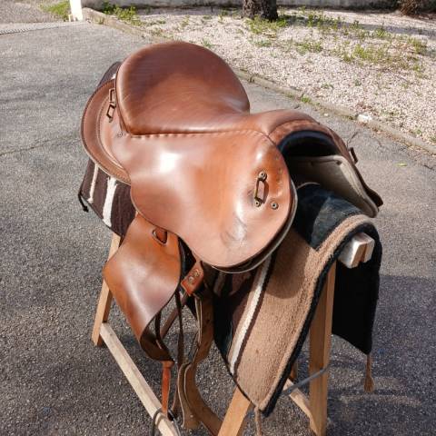 Selle d'équitation de fabrication artisanale pour rando