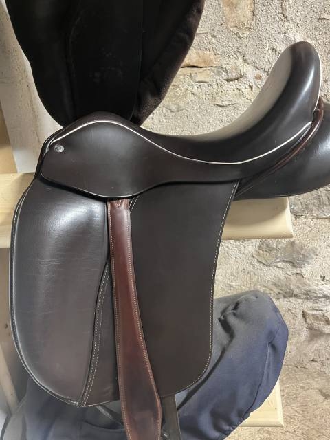 Selle dressage custom saddlery