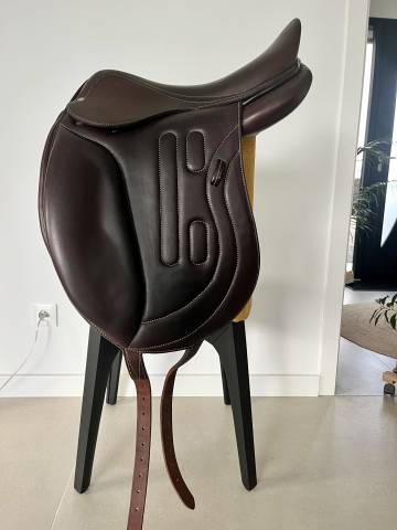 Selle de dressage GBS