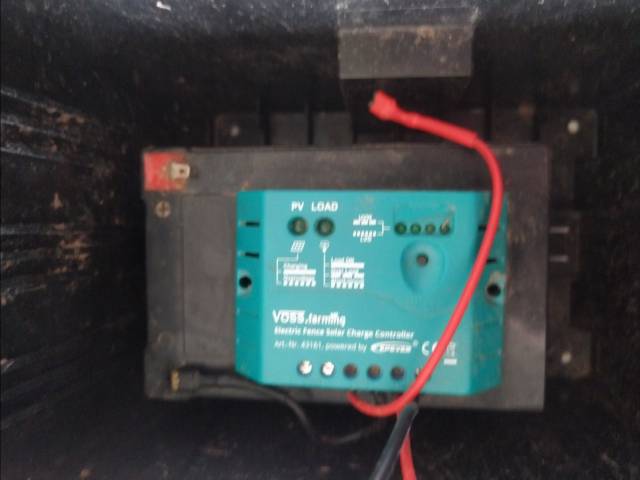 Poste de clôture électrique 