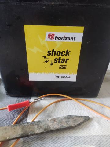 Poste de clôture électrique 