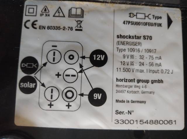 Poste de clôture électrique 