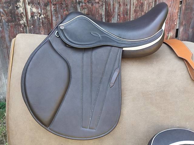 Selle d'obstacle EKUS F4 proto 