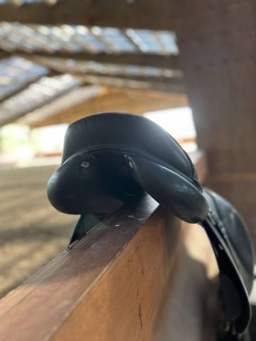 Selle jump’in one noire