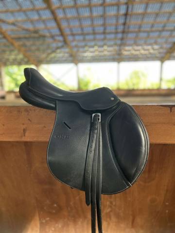 Selle jump’in one noire