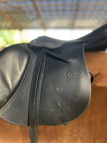 Selle jump’in one noire