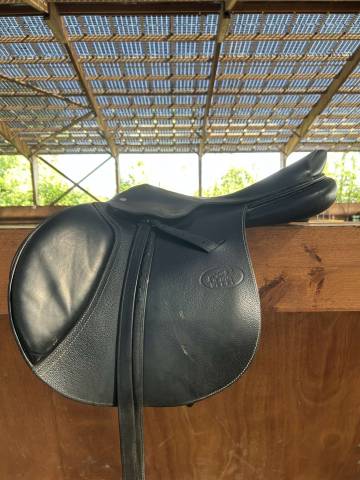 Selle jump’in one noire