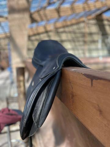 Selle jump’in one noire