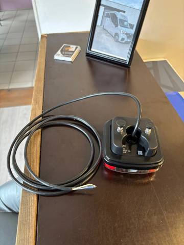 Feu arrière à leds vl chevaux 12/24 volts - homologué r10