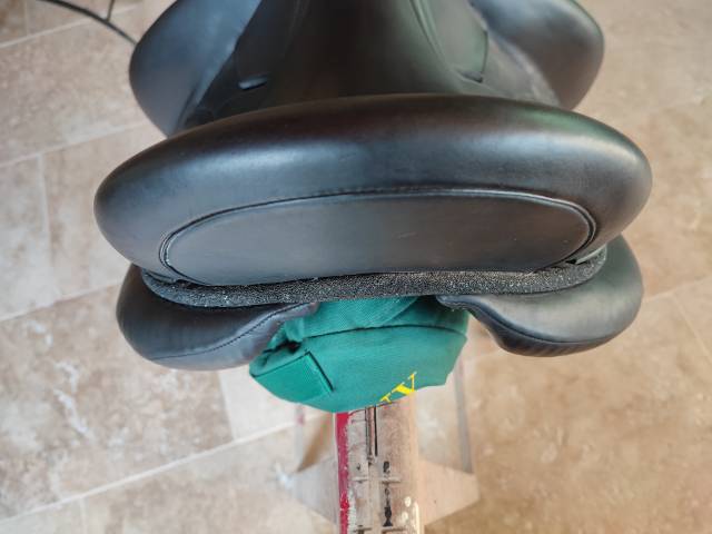 Selle dressage devoucoux Makila lab