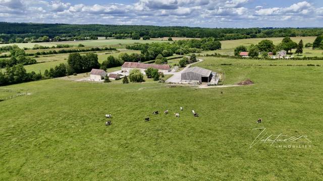 MAGNIFIQUE PROPRIÉTÉ FAMILIALE SUR 13 HA CLÔTURÉS